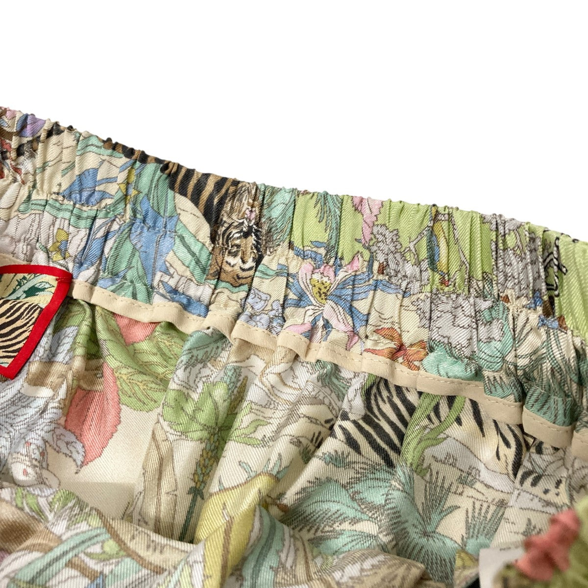 GUCCI(グッチ) シルク総柄スカート685665 ZAIJ7 685665 ZAIJ7 グリーン