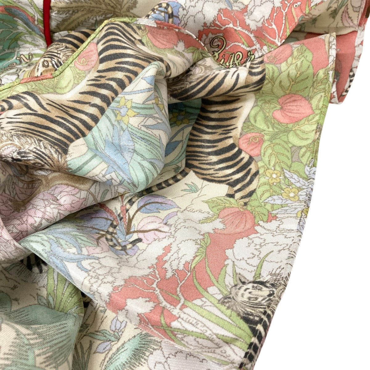 GUCCI(グッチ) シルク総柄スカート685665 ZAIJ7 685665 ZAIJ7 グリーン