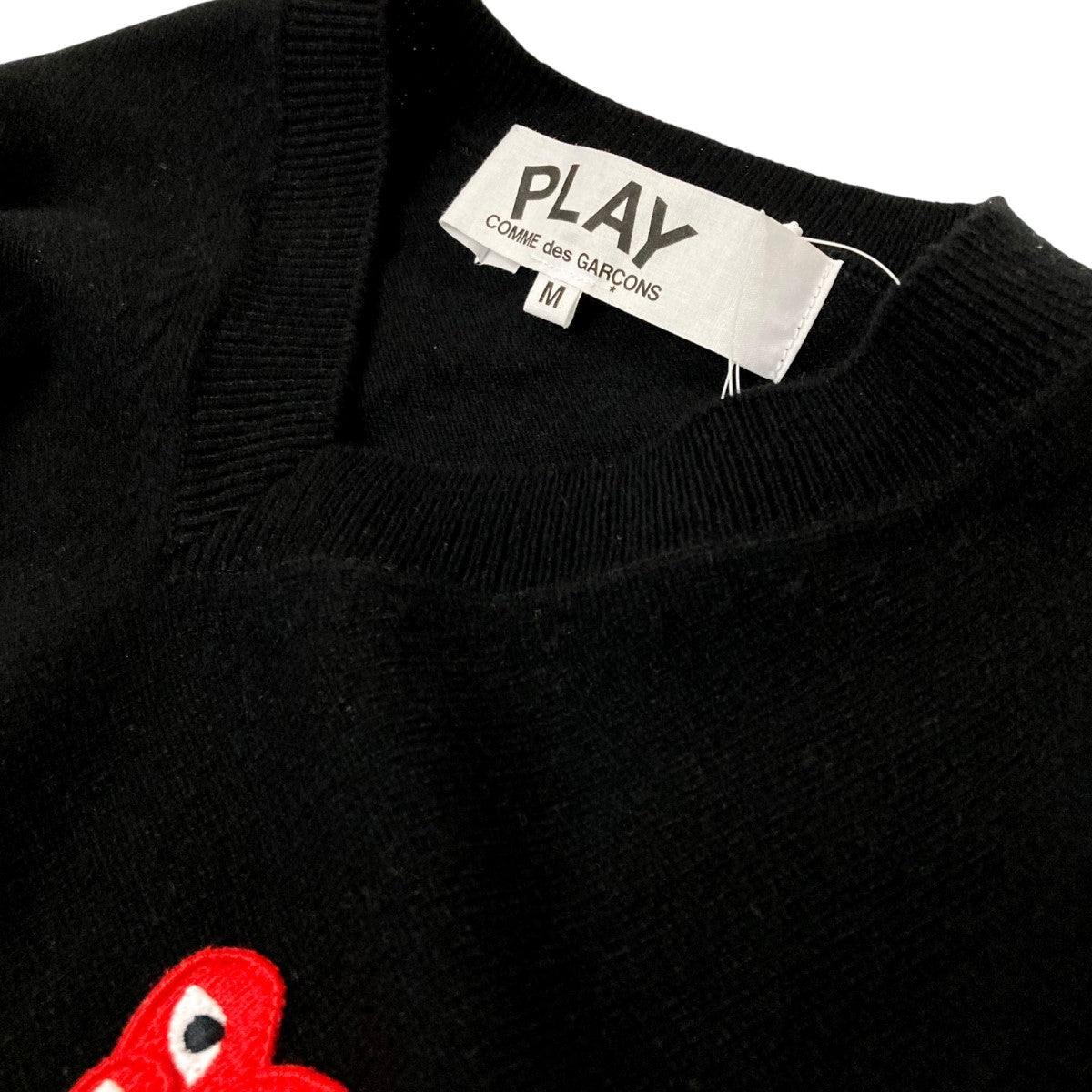 PLAY COMME des GARCONS(プレイコムデギャルソン) ハートワッペンVネックニットAZ N074 AZ N074 ブラック サイズ  M｜【公式】カインドオルオンライン ブランド古着・中古通販【kindal】