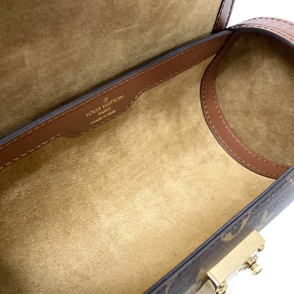 ルイヴィトンのパピヨントランク モノグラム2WAYショルダーバッグ M57835 です。 LOUIS VUITTON 古着・中古 バッグ アイテム