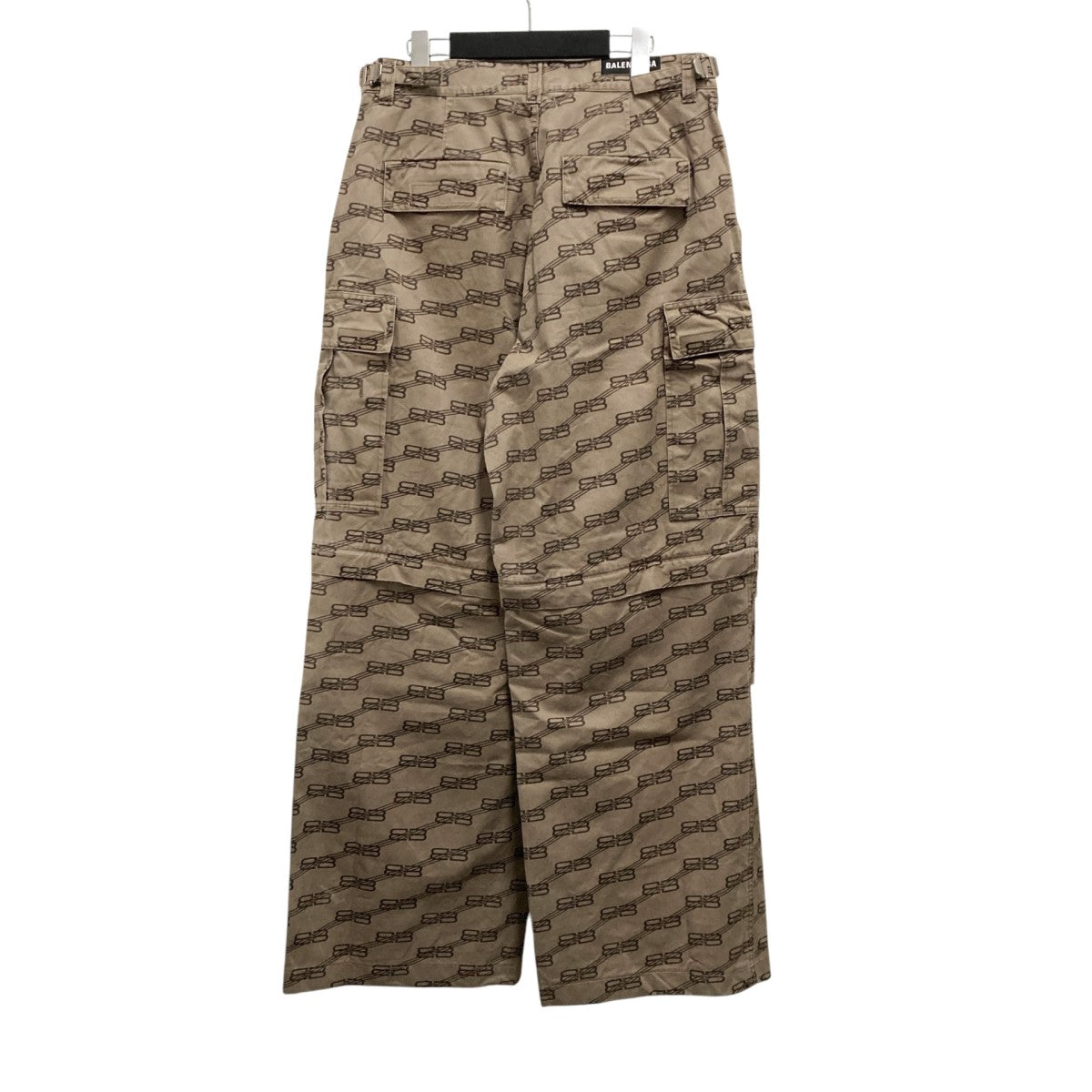 BALENCIAGA 古着・中古 バレンシアガのダメージ加工 BBモノグラム 2WAYカーゴパンツ ダメージ加工カーゴパンツ 704423 です。