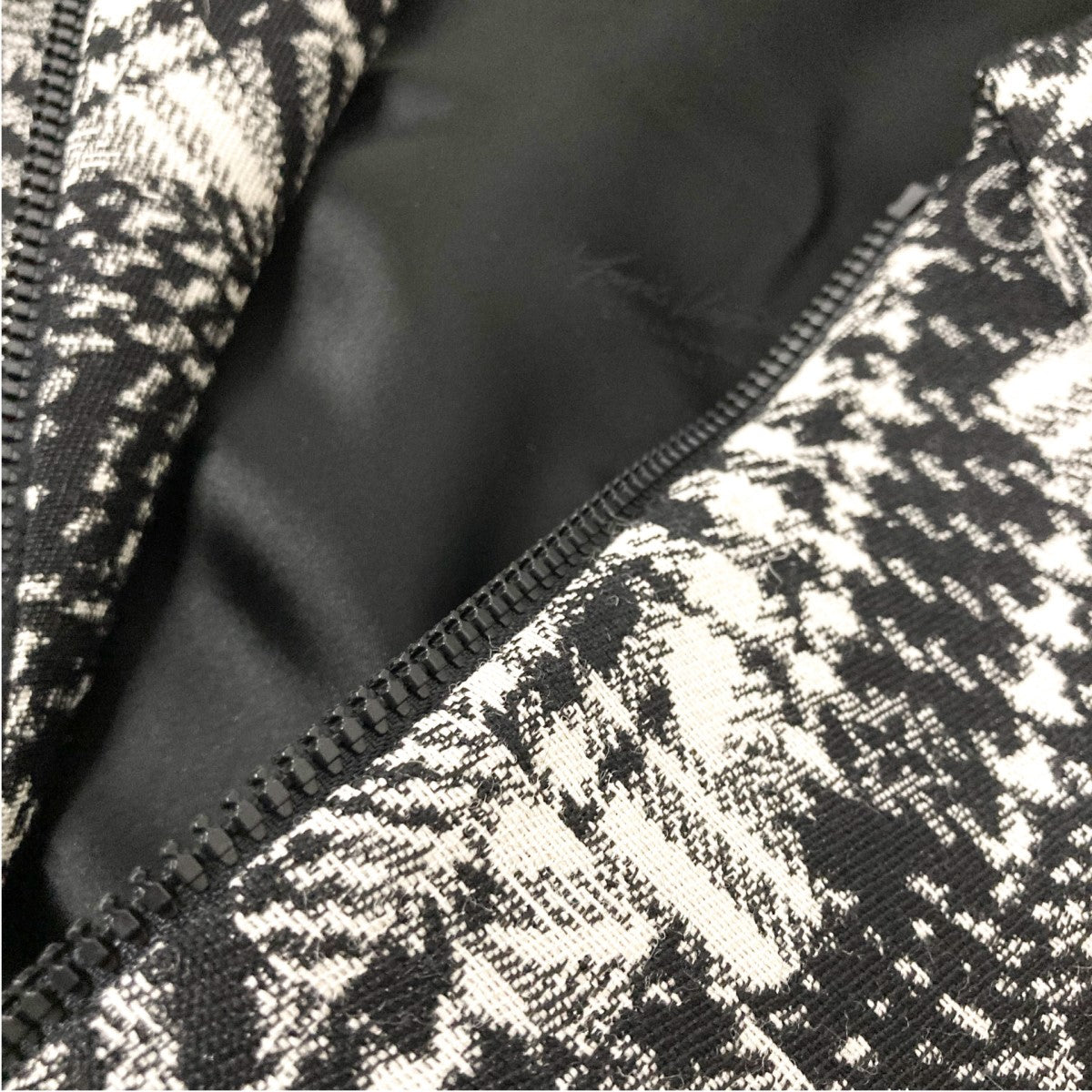 ルイヴィトン LOUISVUITTON 20AW RM202F VHX HJFJ4W サイズ:44 シャドーモノグラムピークドラペルジャケット 中古 OM10 LOUIS VUITTON(ルイヴィトン) 20AWモノグラムチェック柄ブルゾンRM202F