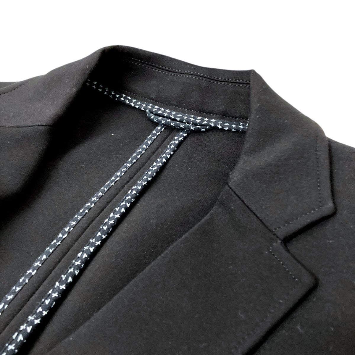 アルマーニエクスチェンジのテーラードジャケット 6YZG70 ZJB2Zです。 ARMANI EXCHANGE 古着・中古 アウター アイテム