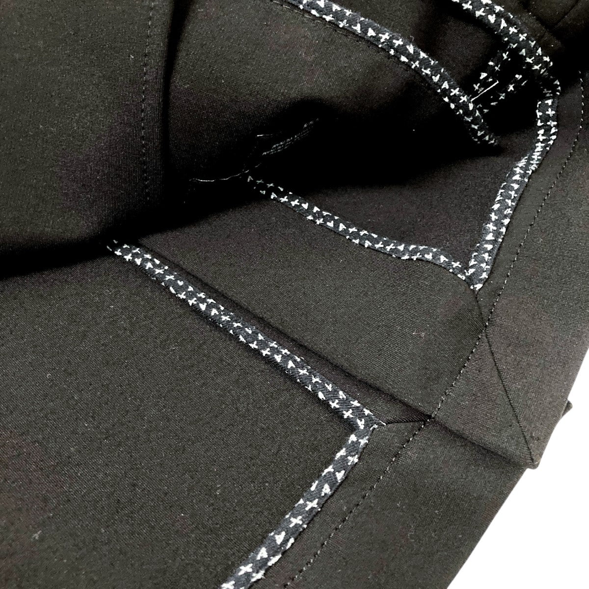 アルマーニエクスチェンジのテーラードジャケット 6YZG70 ZJB2Zです。 ARMANI EXCHANGE 古着・中古 アウター アイテム