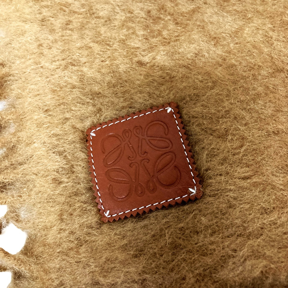 LOEWE(ロエベ) フリンジマフラーF655254X01 F655254X01 キャメル
