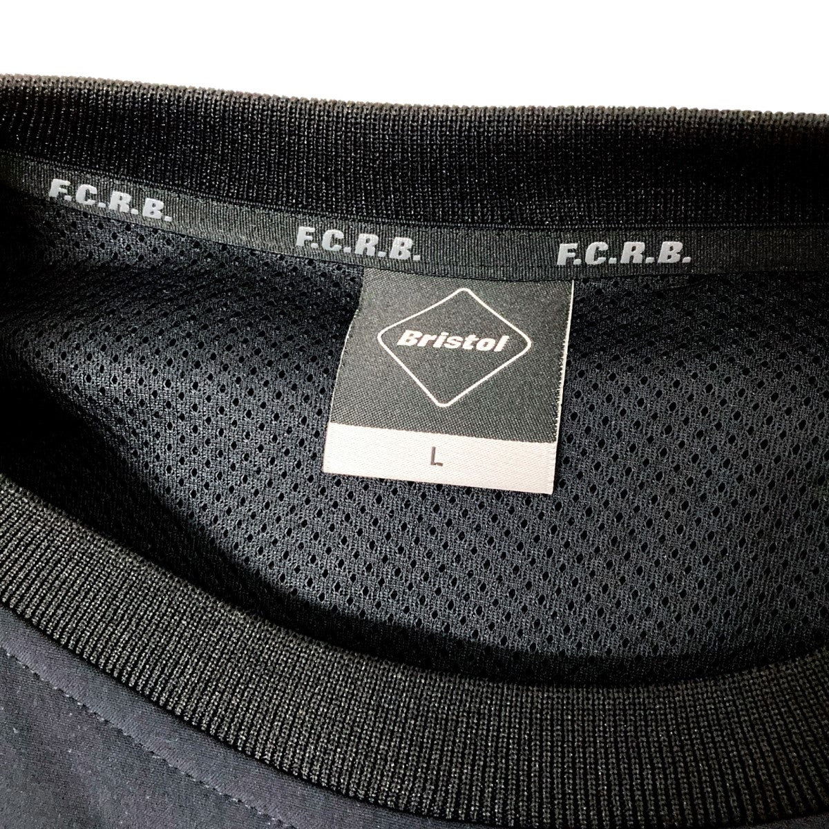 F．C．R．B．(エフシーアールビー) クルーネックトップスFCRB