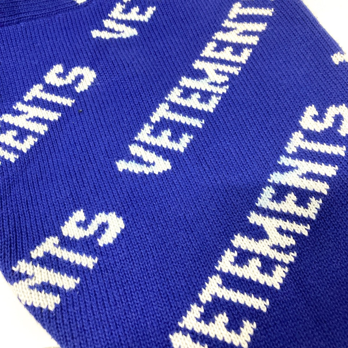 VETEMENTS ALL OVER LOGOカシミヤ混ロゴニットUE51KN200N 古着・中古-5枚目のアイテム画像