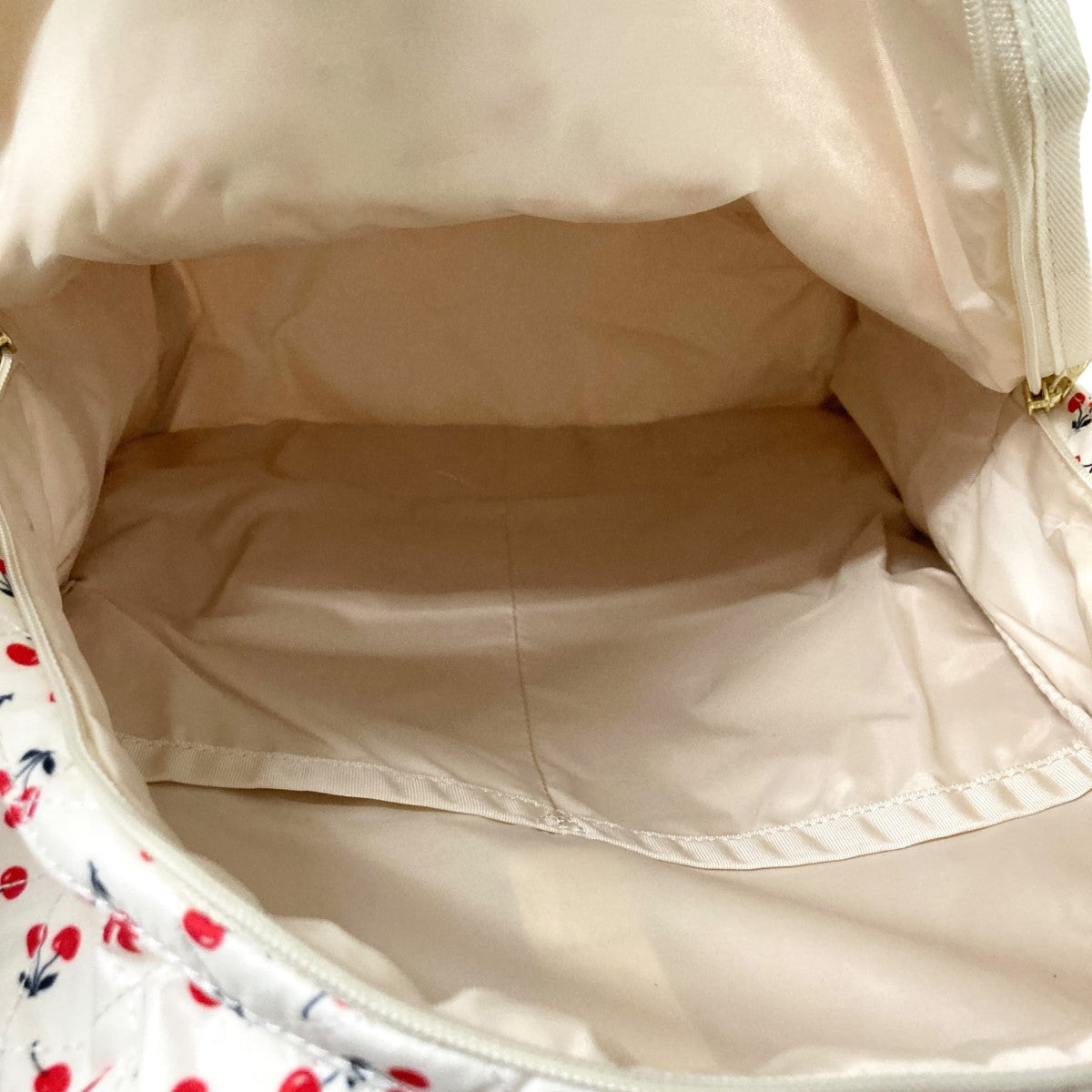 LeSportsac(レスポートサック) チェリーキルティングリュック