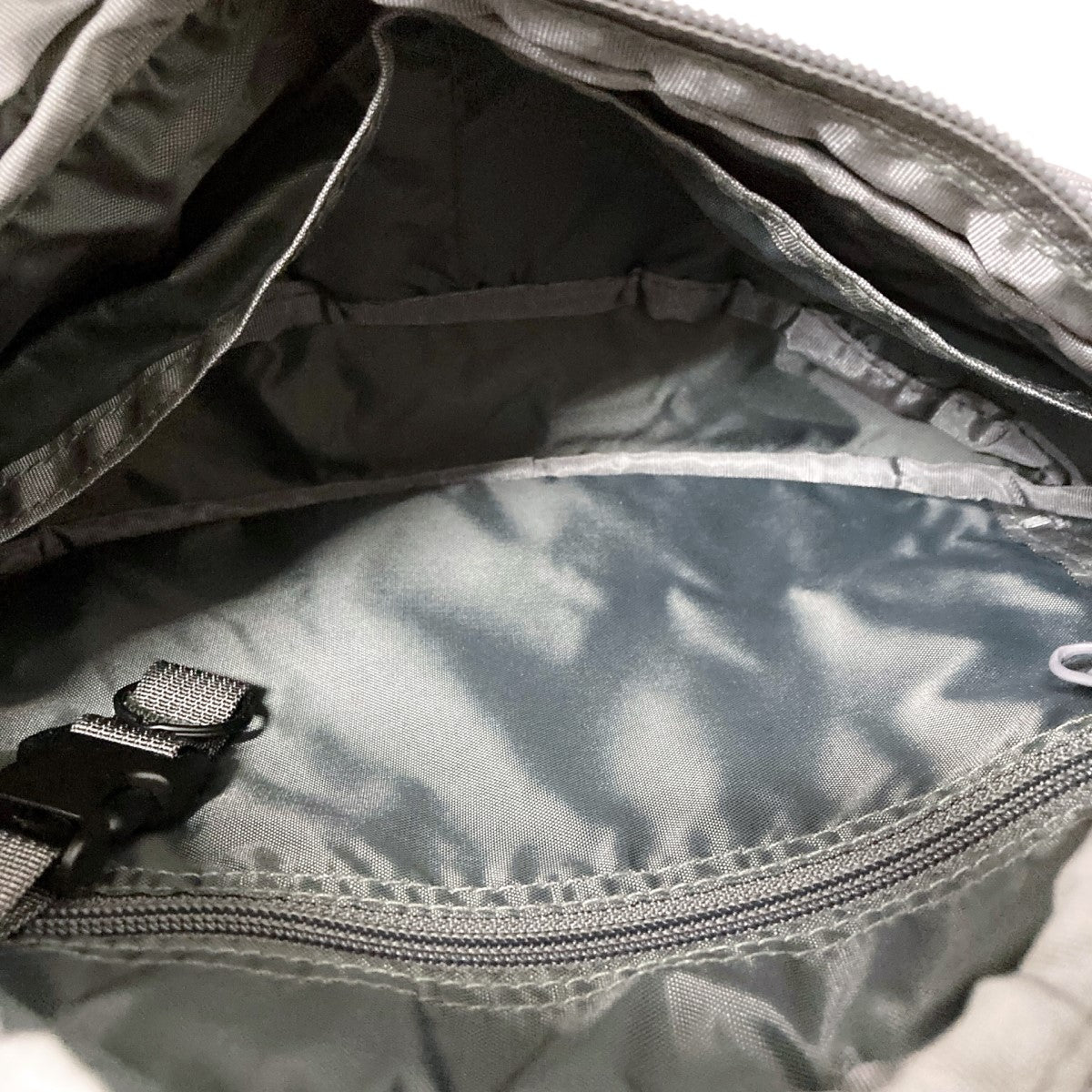 BRIEFING ボディバッグ グレー 中古品 ウエストポーチ