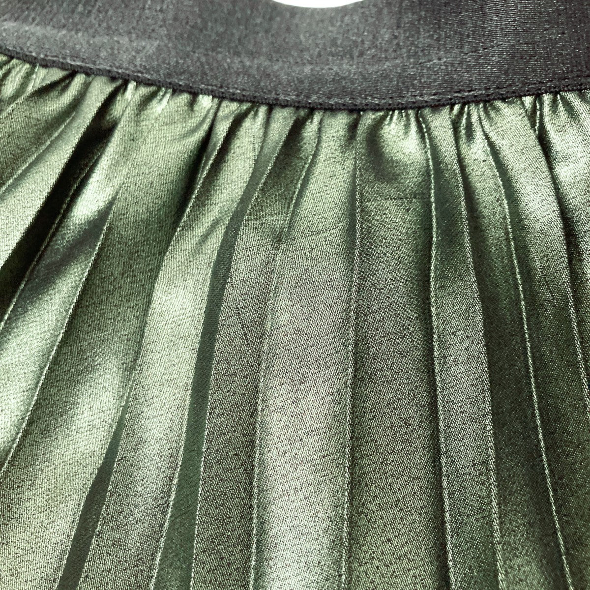 1er Arrondissement(プルミエアロンディスモン) 箔メタリックプリーツ