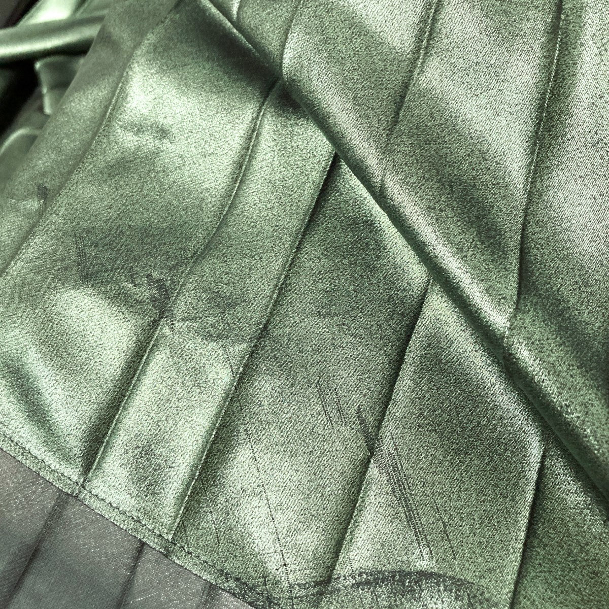 1er Arrondissement(プルミエアロンディスモン) 箔メタリックプリーツ