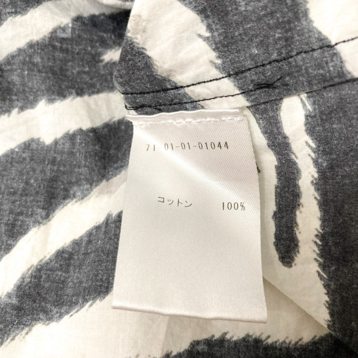 ドリスヴァンノッテン DRIES VAN NOTEN ゼブラ柄半袖シャツ 71 01 01 01044 ホワイト×ブラック サイズ：38 DRIES VAN NOTEN(ドリスヴァンノッテン) ゼブラ柄半袖シャツ71