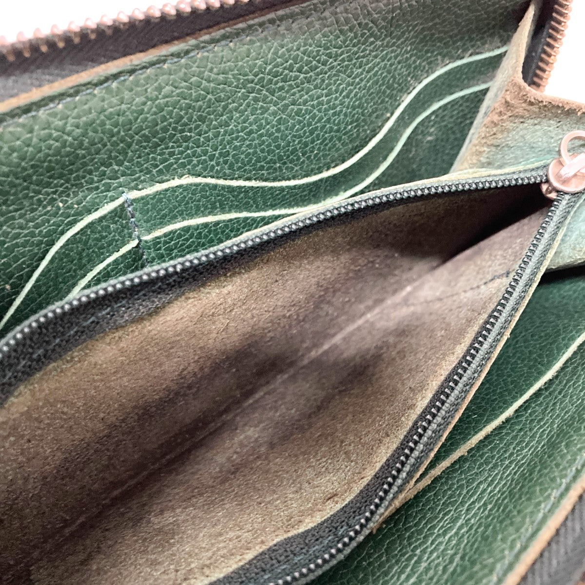IL BISONTE(イルビゾンテ) ラウンドジップ長財布 グリーン