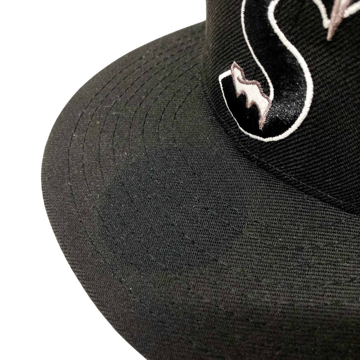Supreme ブラックキャップ $1M刺繍 New Era 59FIFTY Supreme ニューエラ 59FIFTY キャップ ブラック 7 1/4 - メルカリ