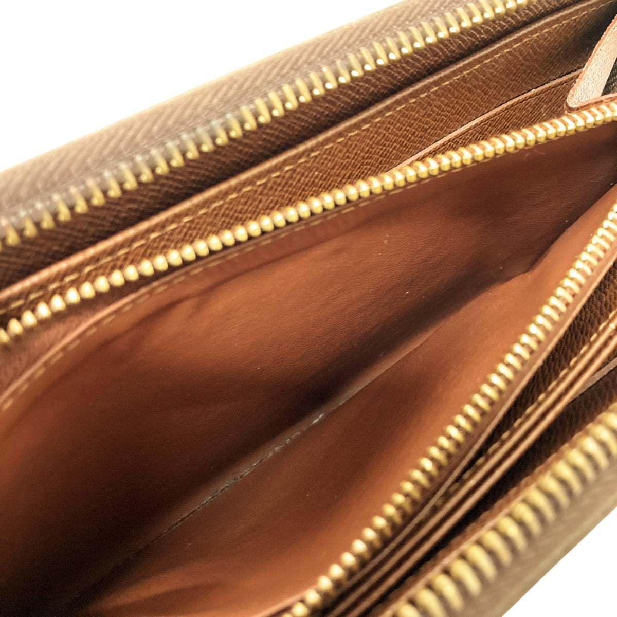 LOUIS VUITTON(ルイヴィトン) ジッピー ウォレットモノグラムラウンド 