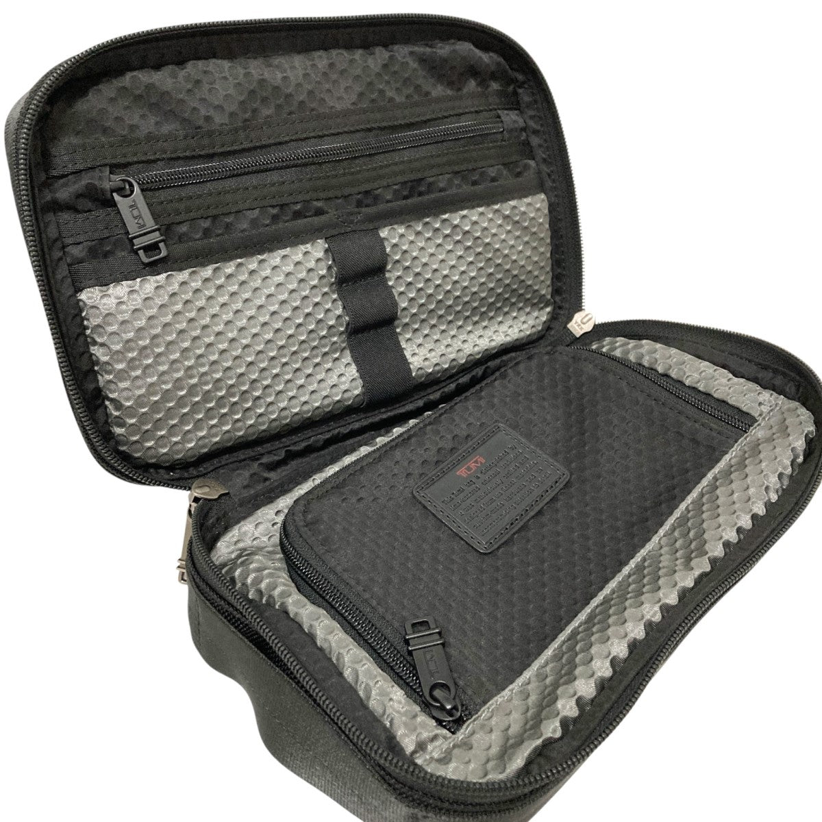 【美品】Tumi 22391DH トラベルポーチ ブラック 美品】Tumi 22391DH トラベルポーチ ブラック - メルカリ