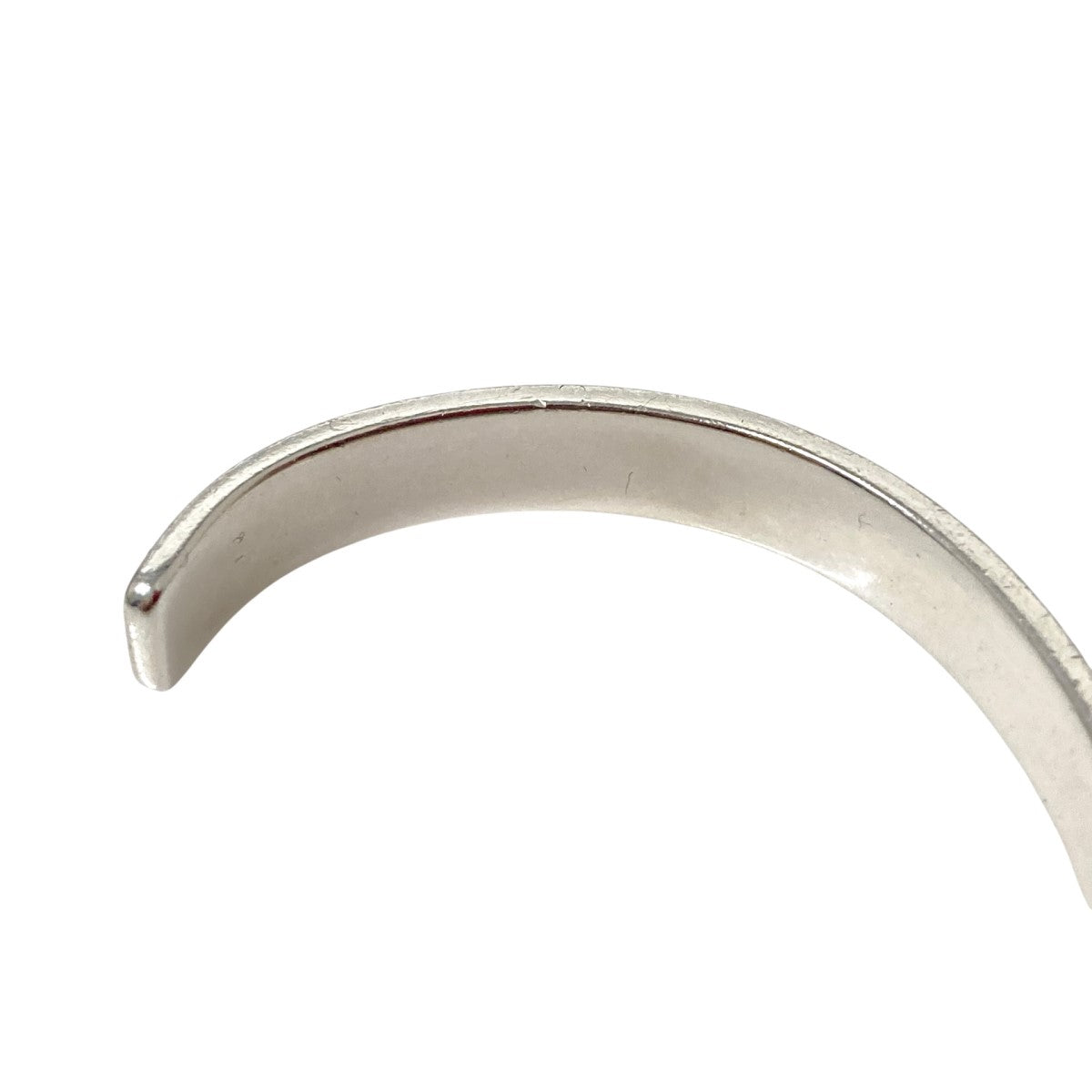 FIRST ARROWS(ファーストアローズ) K18付 平打8mmカラ草彫りバングル