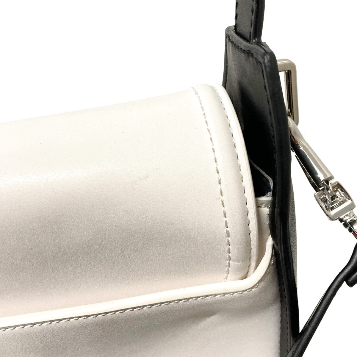 CHARLES ＆ KEITH(チャールズ アンド キース) 2WAYショルダー