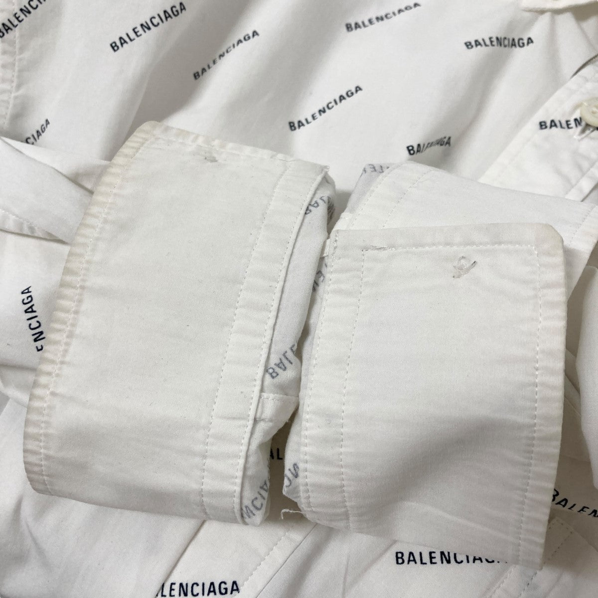 新品同様 BALENCIAGA バレンシアガ ホワイトショートスリーブシャツ BALENCIAGA - 美品 バレンシアガ BALENCIAGA Tシャツ カットソー