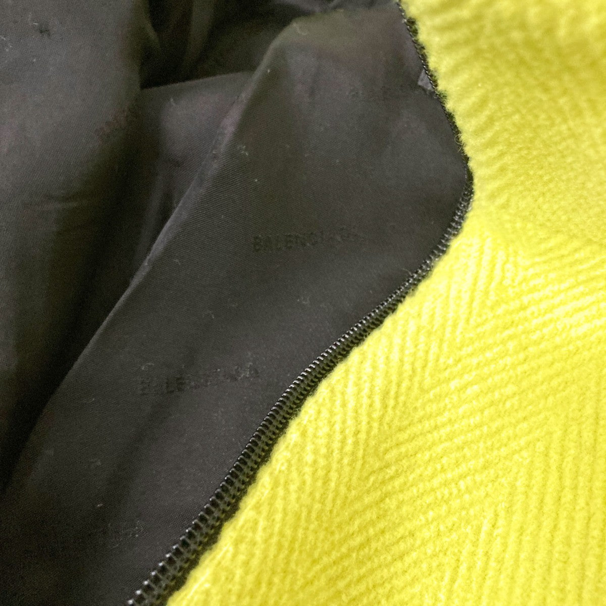 BALENCIAGA ロゴデザインフリースブルゾン571439 TGU08 古着・中古-4枚目のアイテム画像