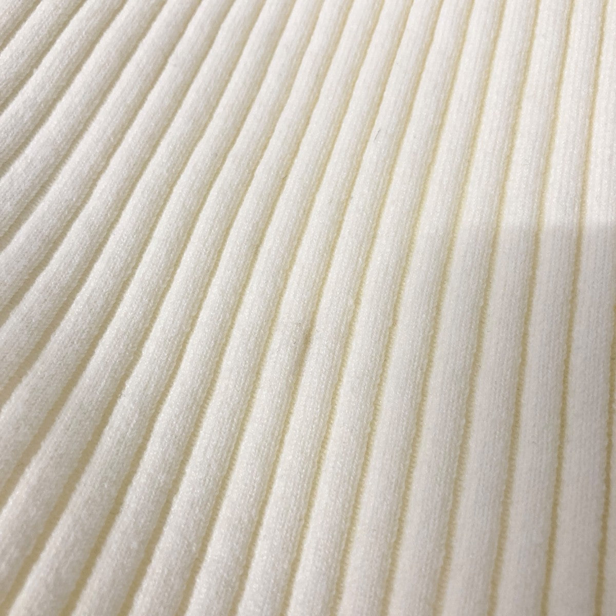 SHISHIKUI(シシクイ) KNIT CAMIキャミソールニット オフホワイト