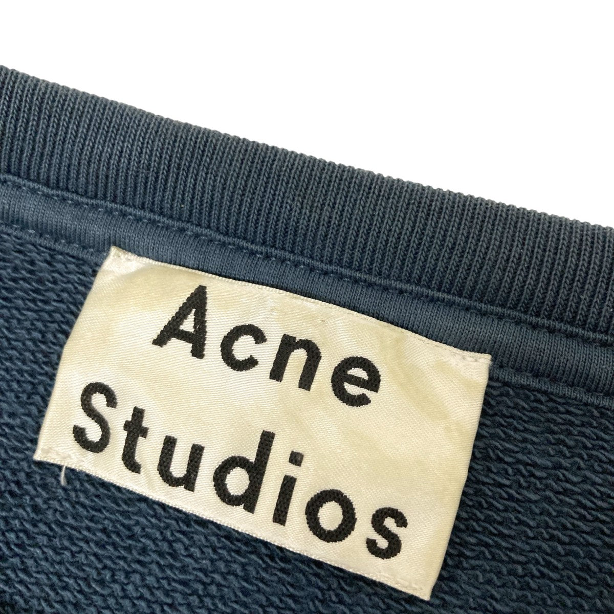 Acne Studios ネイビー クルーネックスウェット Acne Studios ネイビー クルーネックスウェット