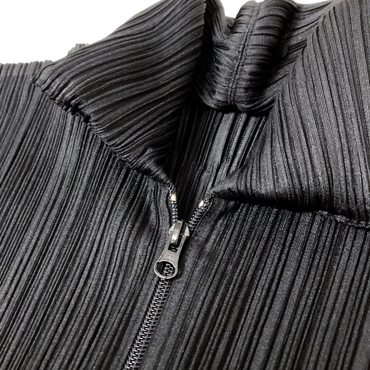 4/5発送、プリーツプリーズ PLEATS PLEASE 黒トップス 中古・古着通販】PLEATS PLEASE (プリーツプリーズ) プリーツシャツ