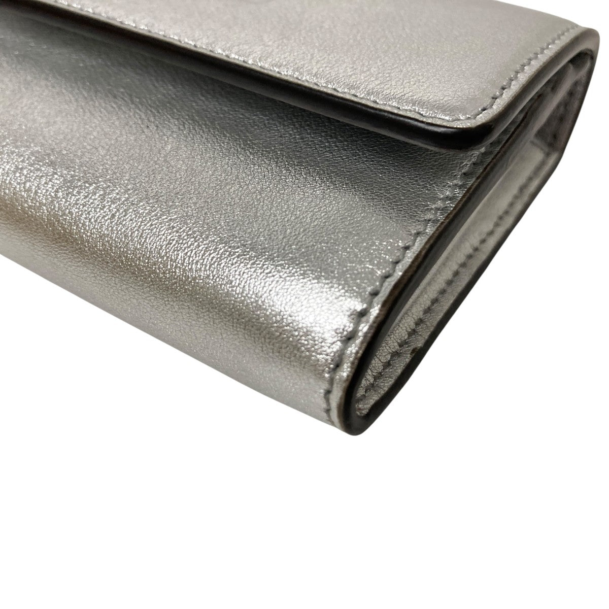 FENDI(フェンディ) エンボスロゴ長財布8M0251 8M0251 シルバー｜【公式