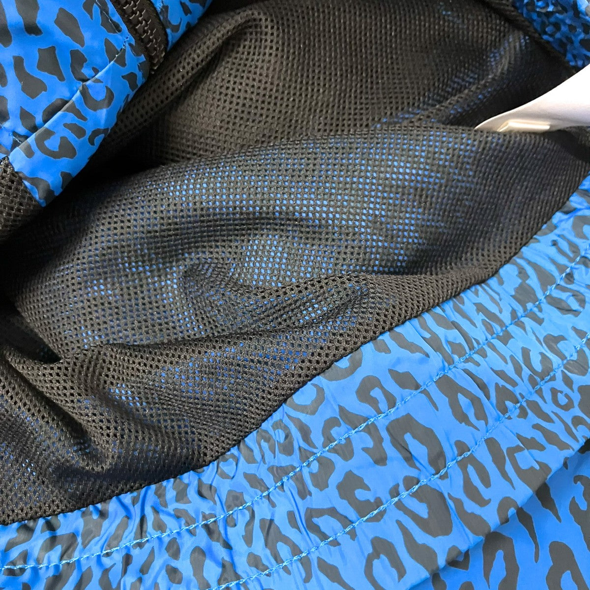 adidas レオパード柄ナイロンジャケットF42177 古着・中古-6枚目のアイテム画像