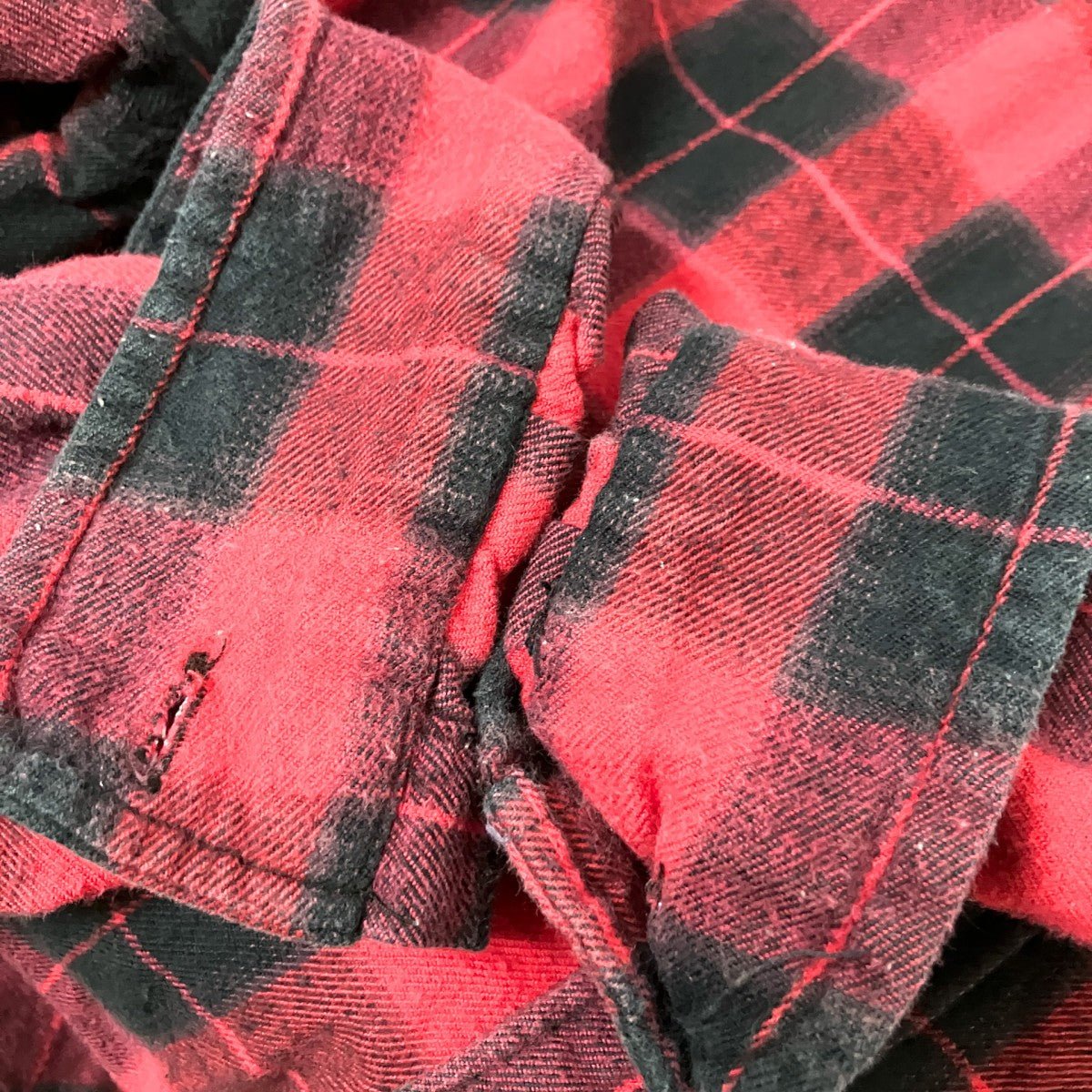 チェックシャツ