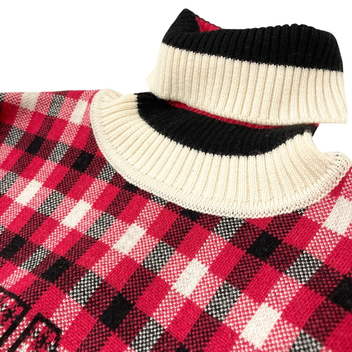 FENDI ハイネックニットFAE144A4EM 古着・中古-3枚目のアイテム画像