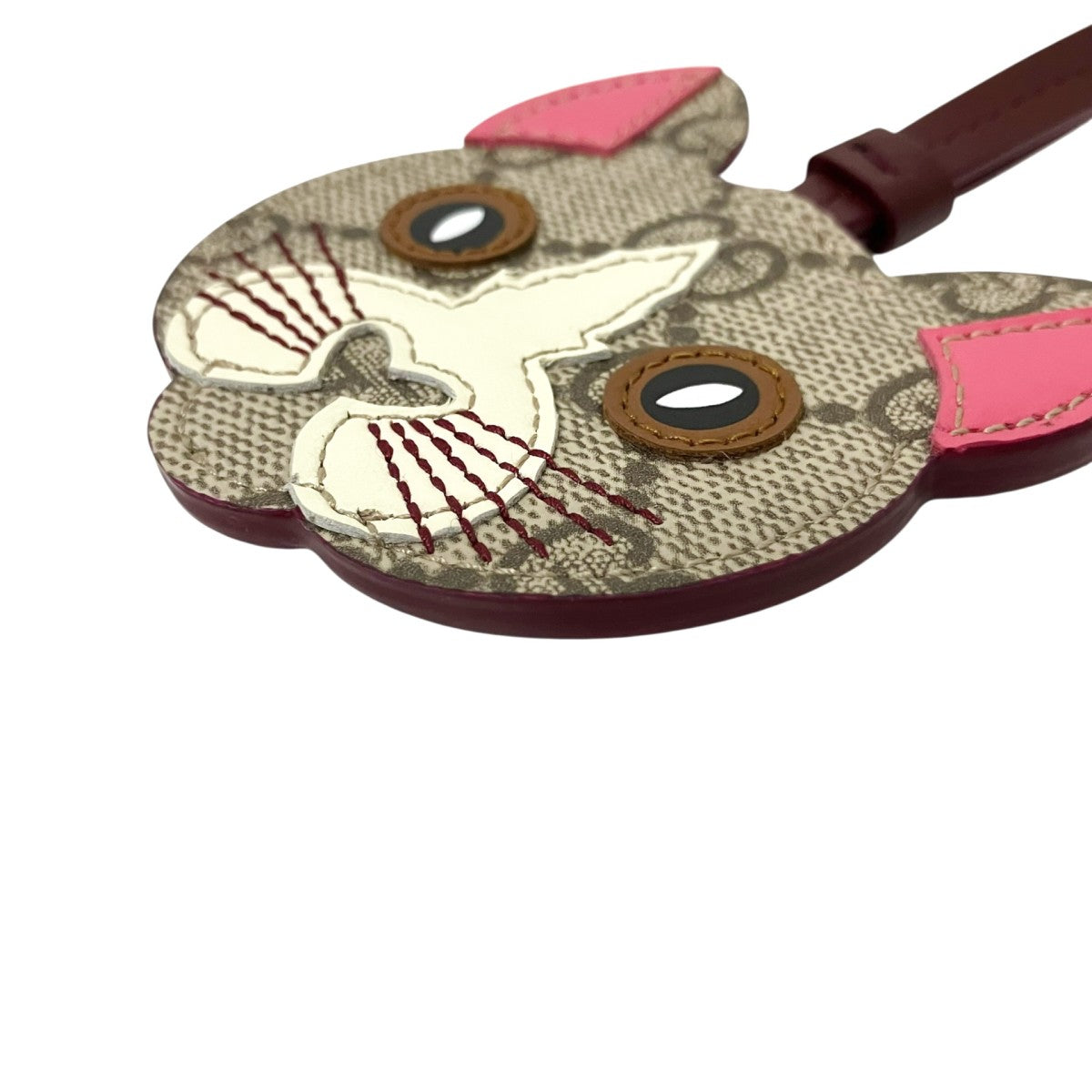 GUCCI(グッチ) キャットシェイプチャームGGスプリームストラップ820787