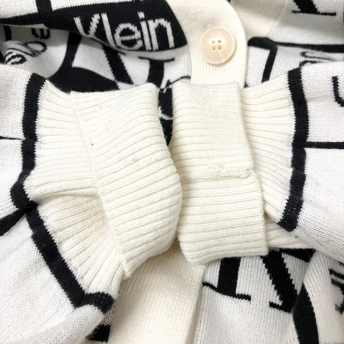 Calvin Klein Jeans VネックカーディガンJ222385 古着・中古-6枚目のアイテム画像