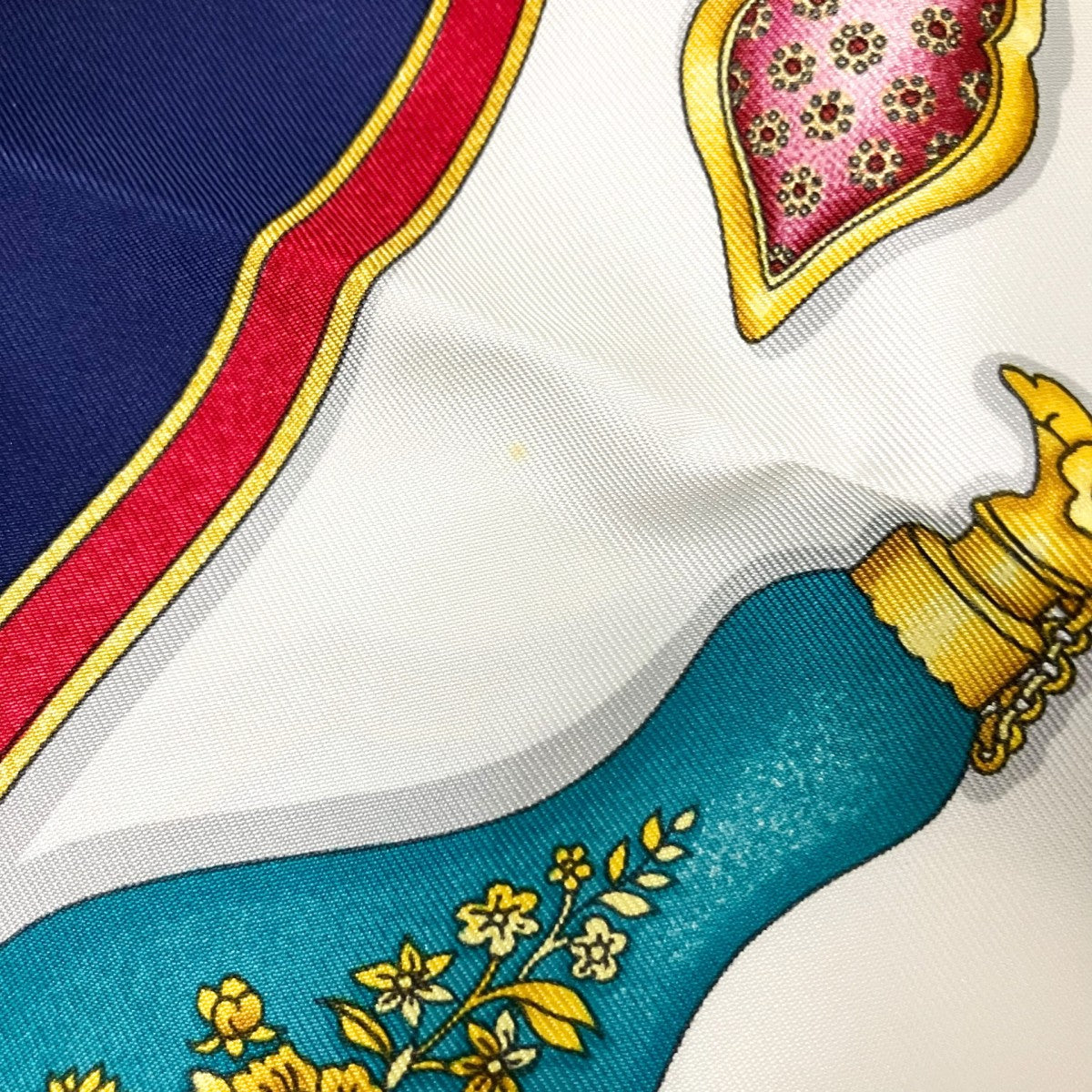 HERMES カレ90QU’importe le flacon総柄スカーフ 古着・中古-8枚目のアイテム画像