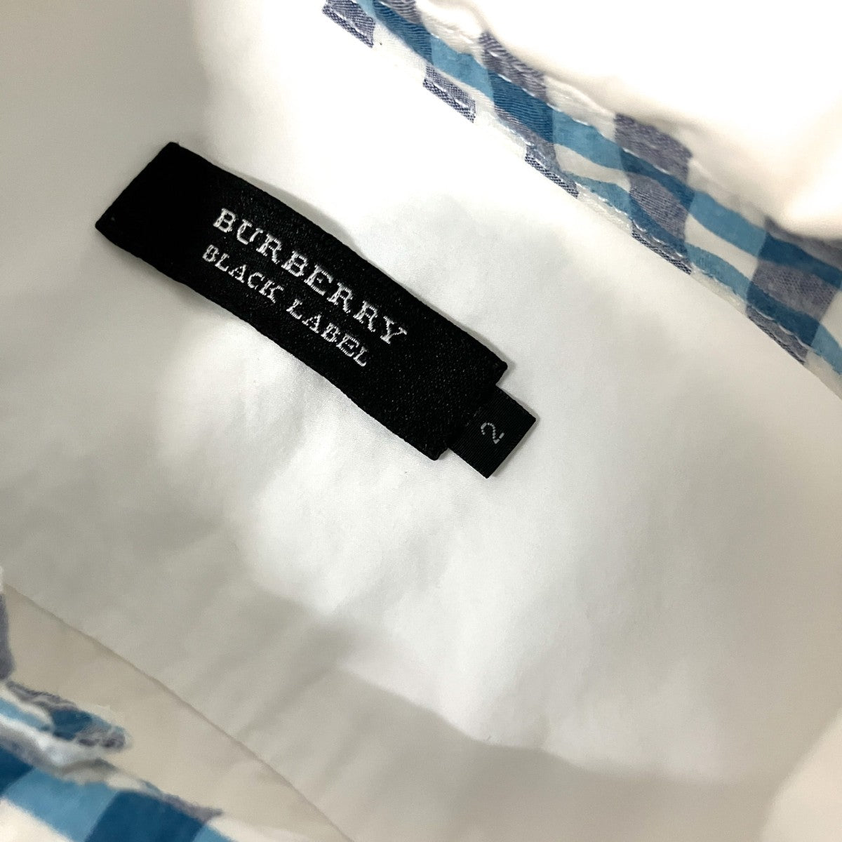 少々着用感が見受けられます。ユーズド商品となりますので多少の状態変化はご理解ください。D1M08 707 02