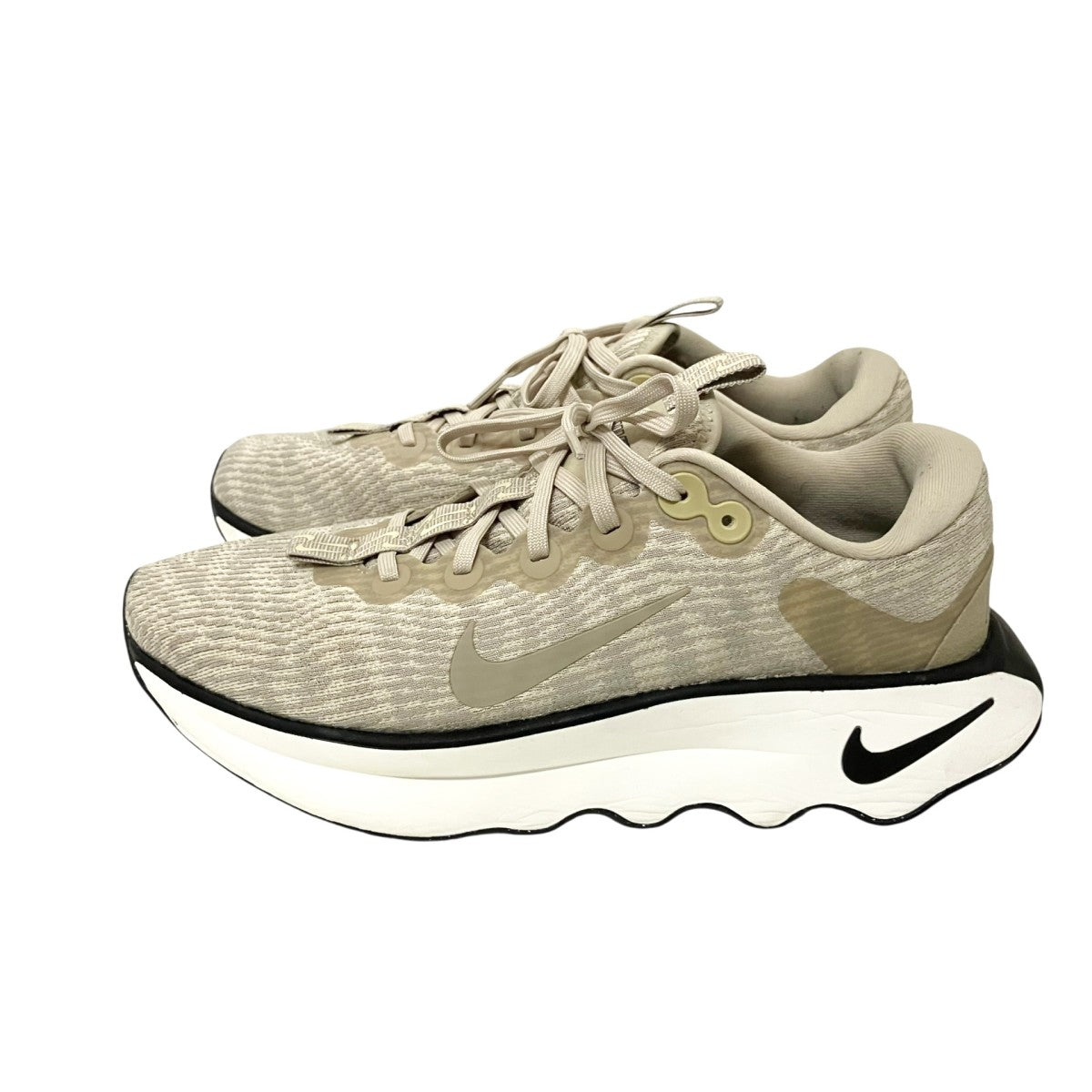 NIKE MotivaスニーカーDV1237 200 古着・中古-3枚目のアイテム画像