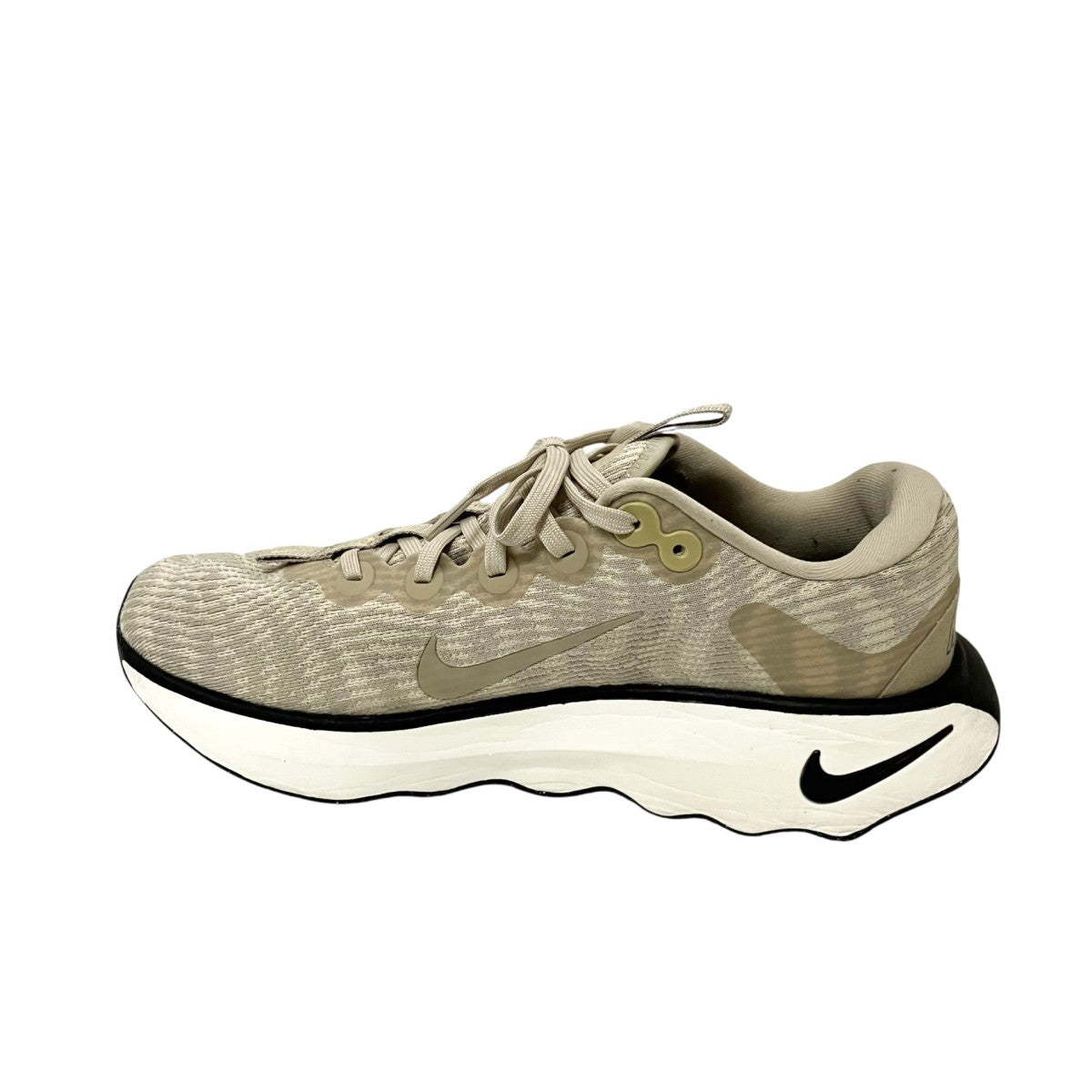NIKE MotivaスニーカーDV1237 200 古着・中古-4枚目のアイテム画像