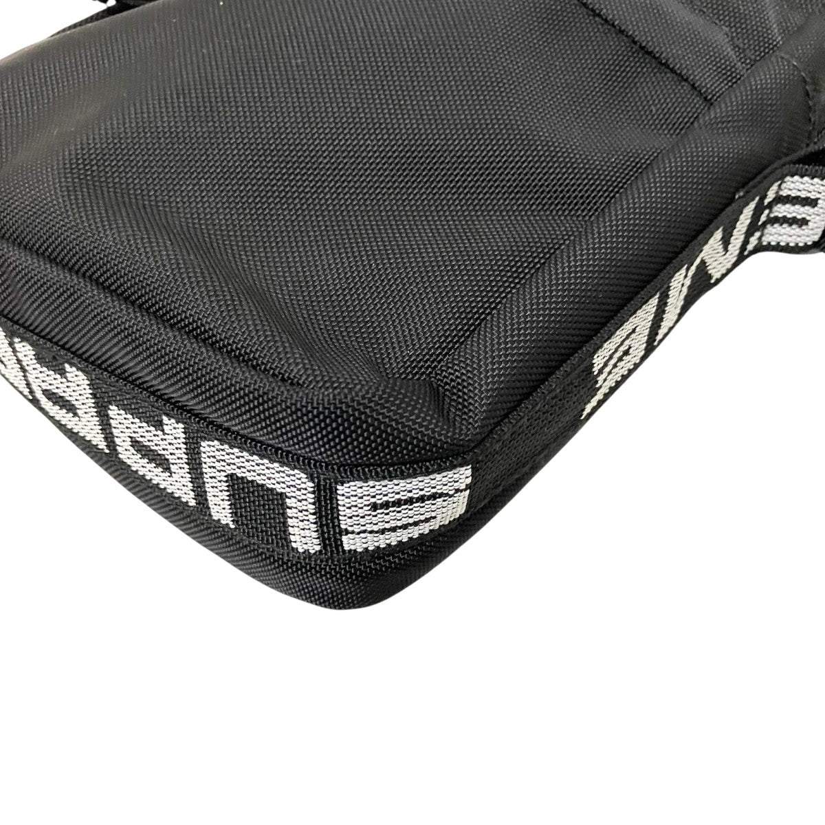 Supreme(シュプリーム) 18ssShoulder Bagショルダーバッグ ブラック Supreme(シュプリーム) 18ssShoulder Bagショルダーバッグ ブラック