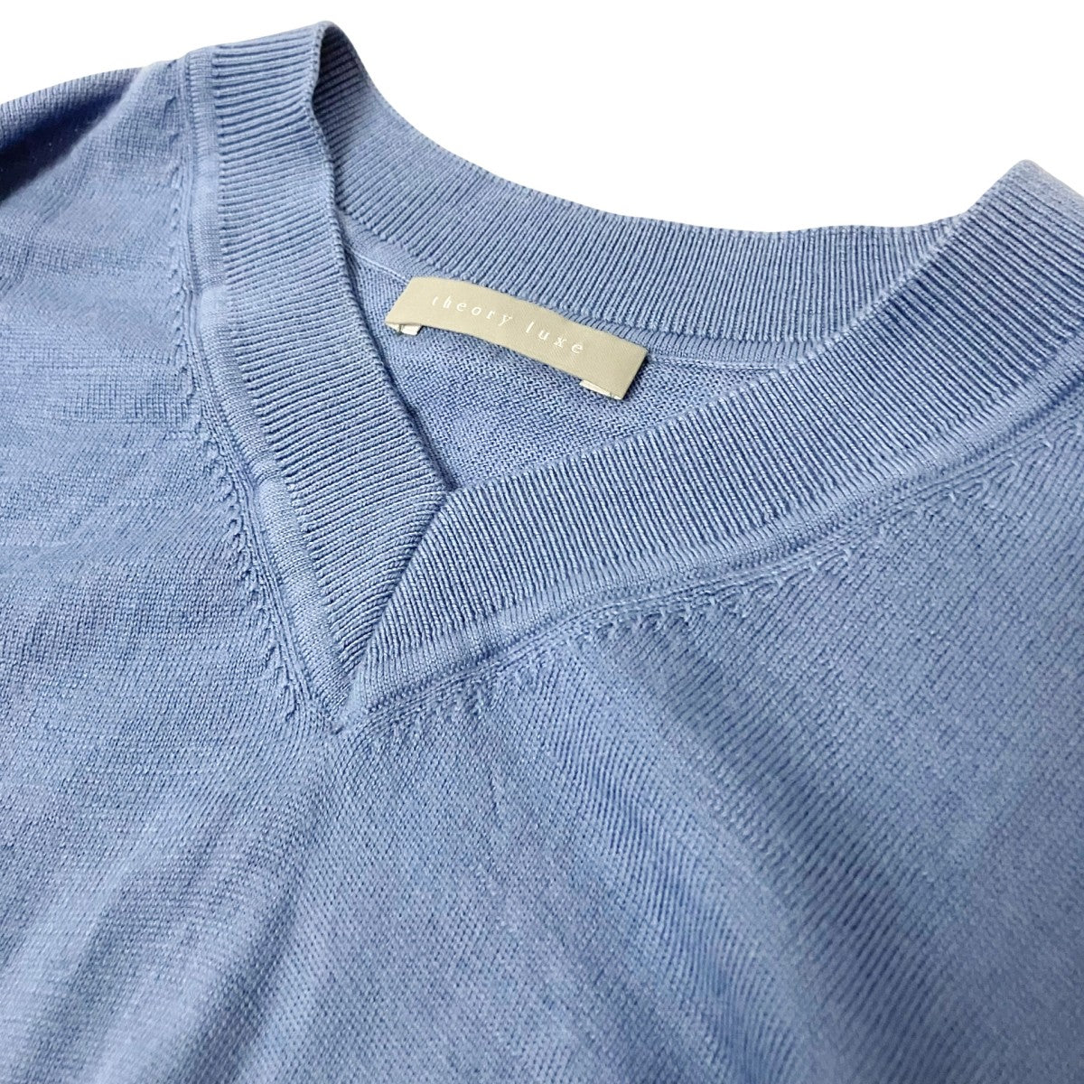 ☆新品未使用☆ theory luxe ライトブルー ニットベスト 38 theory luxe(セオリーリュクス) 長袖ニット4301717 4301717 ブルー