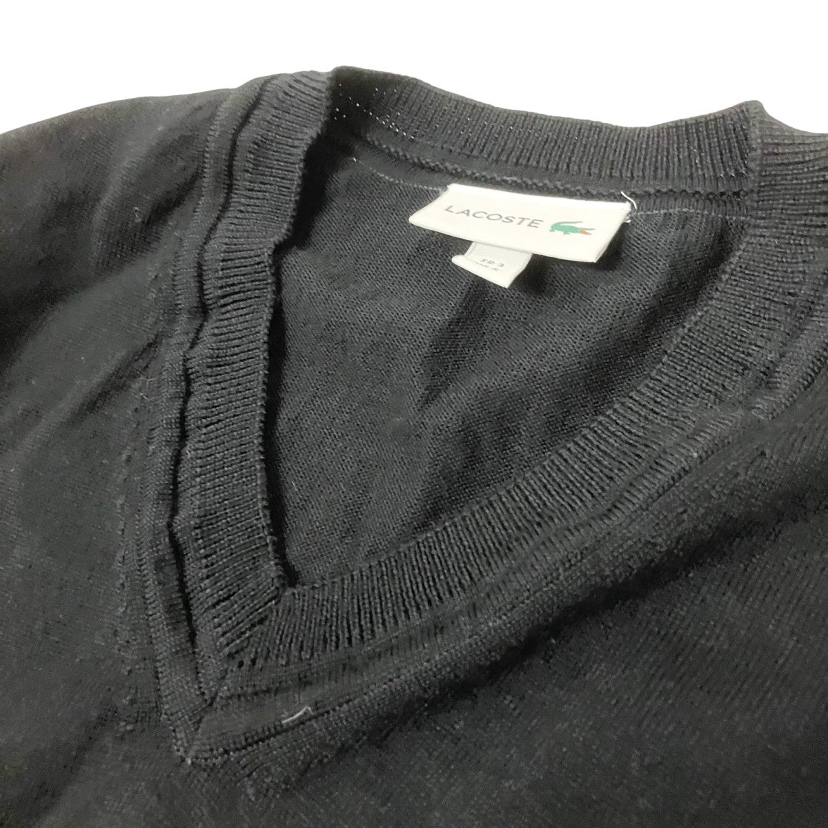 LACOSTE VネックニットAH987E 古着・中古-3枚目のアイテム画像