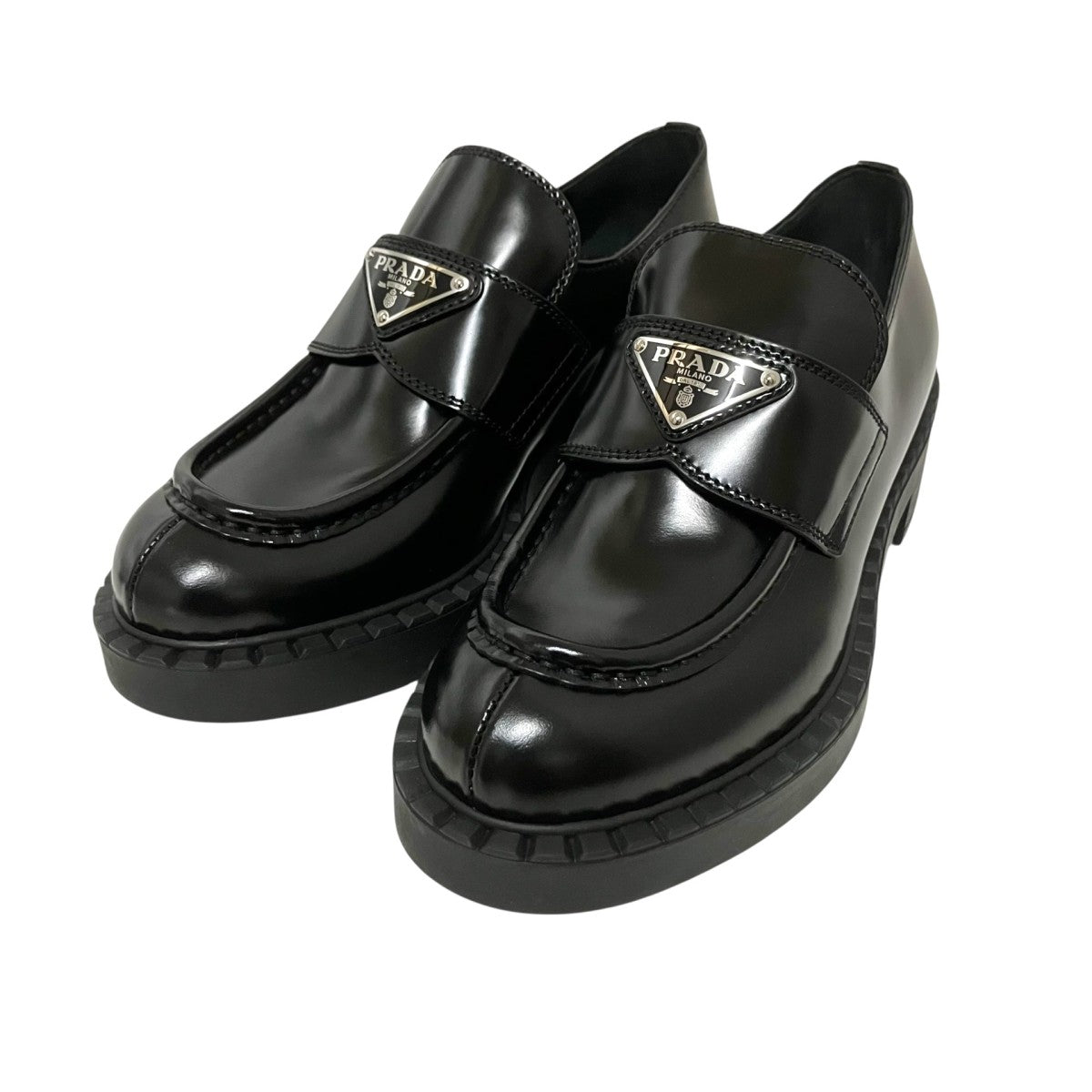 PRADA トライアングルロゴローファー 古着・中古-1枚目のアイテム画像