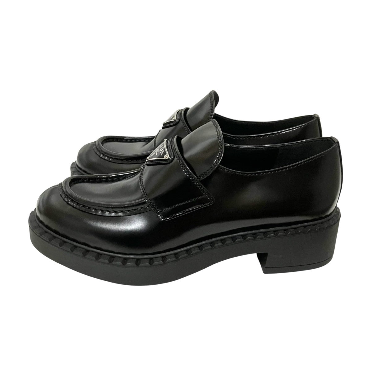 PRADA トライアングルロゴローファー 古着・中古-3枚目のアイテム画像
