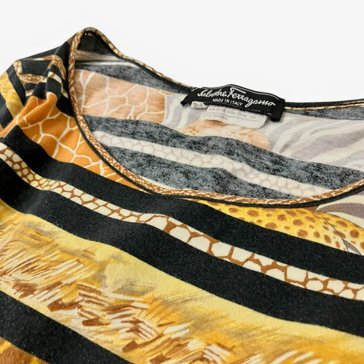Salvatore Ferragamo 総柄カットソー 古着・中古-3枚目のアイテム画像