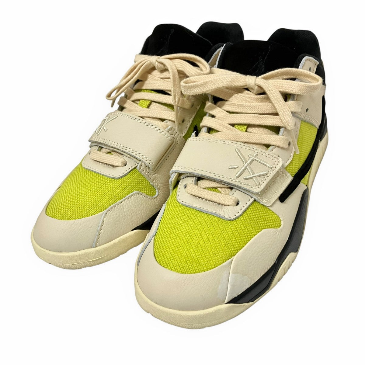 NIKE×TRAVIS SCOTT JUMPMAN JACK TRスニーカーFZ8117 102 古着・中古-1枚目のアイテム画像