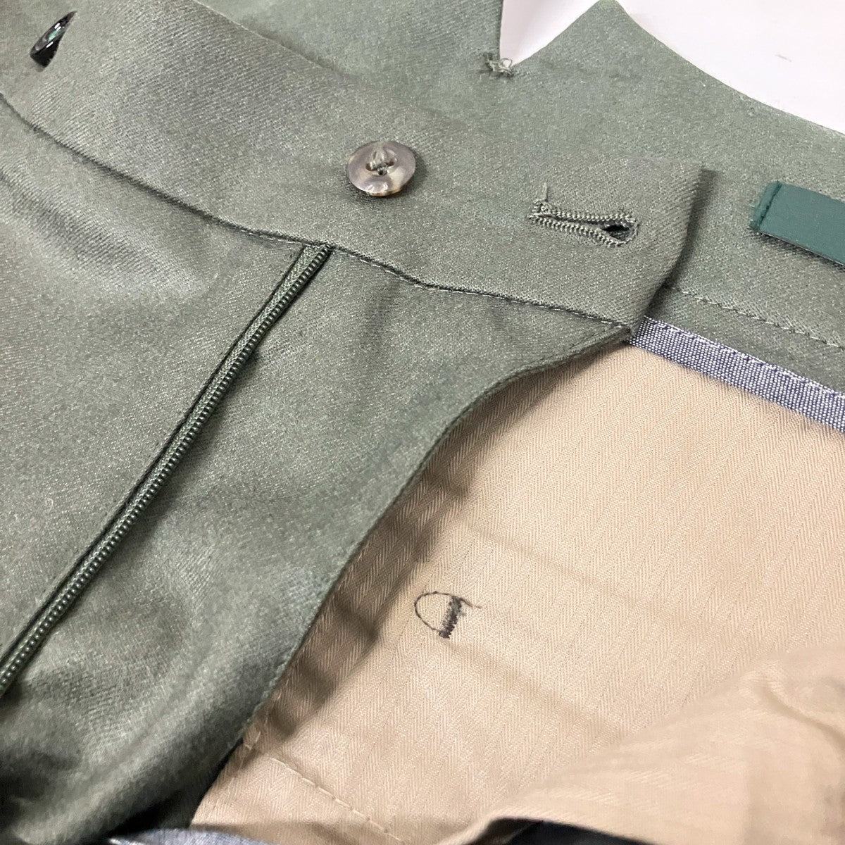 VitaleBarberisCanonicoタックパンツ