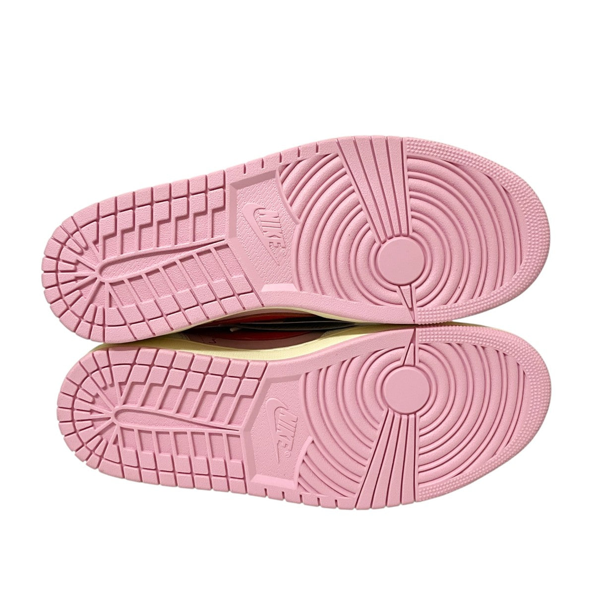 Air Jordan 1 Retro Low OGスニーカーIQ7604 101