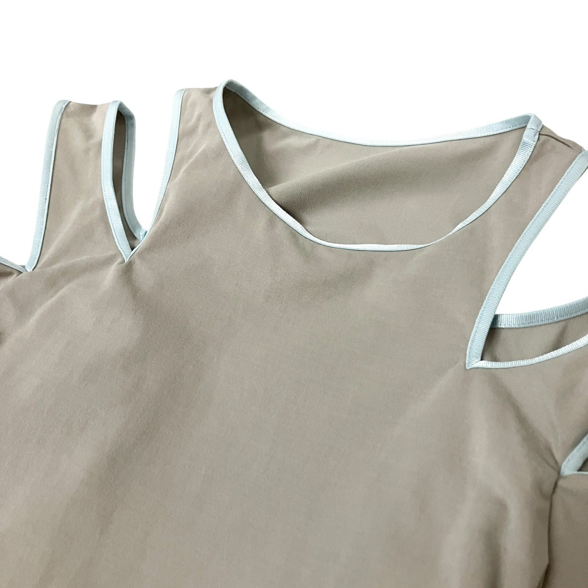 FIBRIL SATIN JERSEY NOTCH DESIGN TOPSオフショルデザインカットソー0586TM0589P