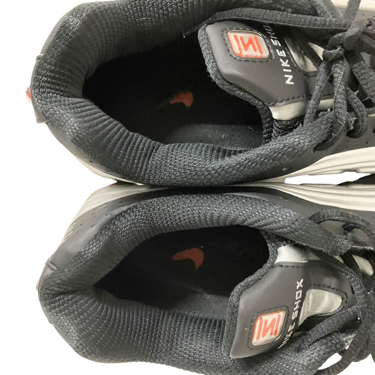 SHOX R4スニーカーHQ1988 002