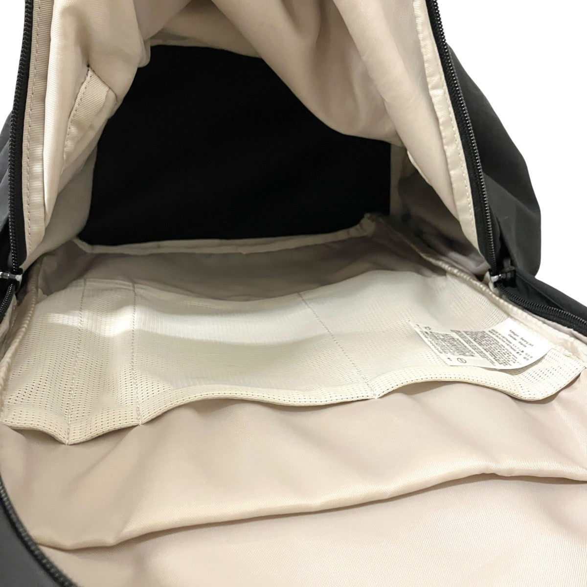 W Never Stop DaypackバックパックNMW82300