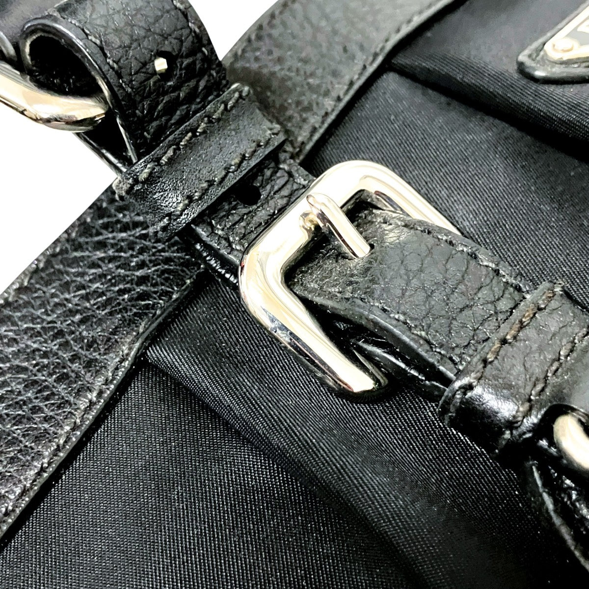 三角プレートハンドバッグ